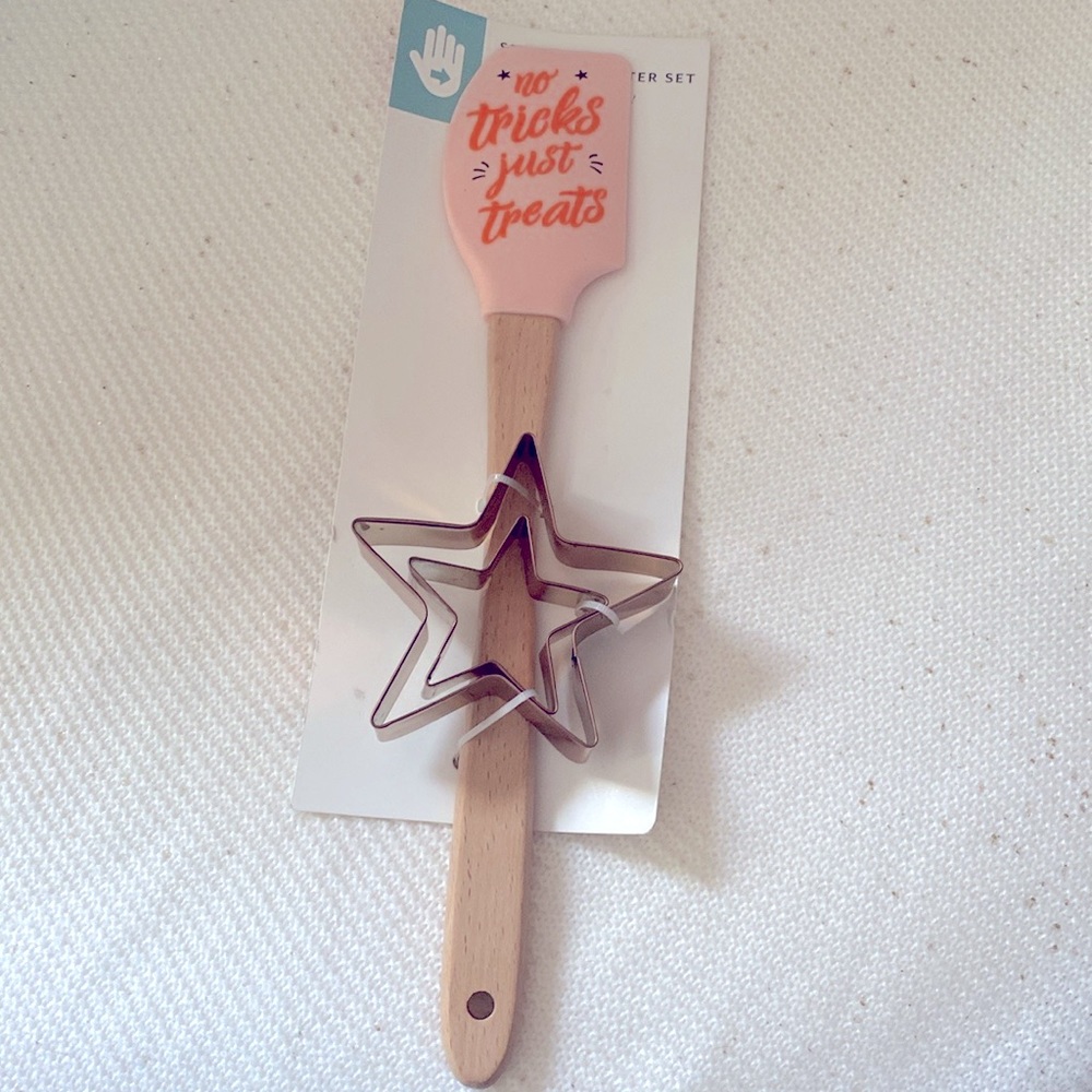 Target bullseye one spot Halloween spatula